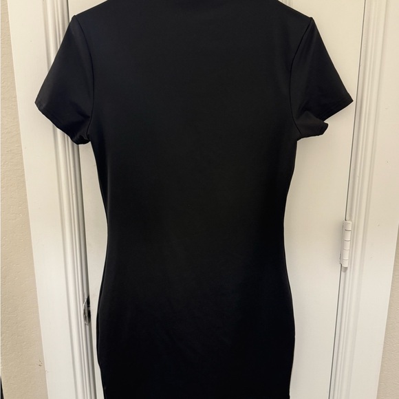 Black Dress - Picture 4 of 4